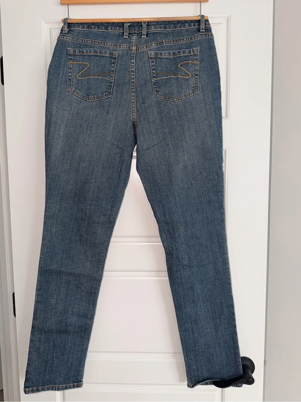 Liz Claiborne Straight-Leg Jeans in Dark Blue Wash